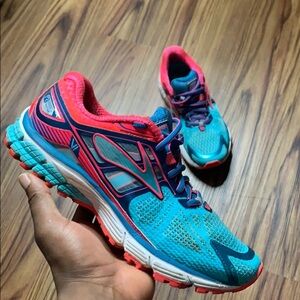Brooks Ravenna Women